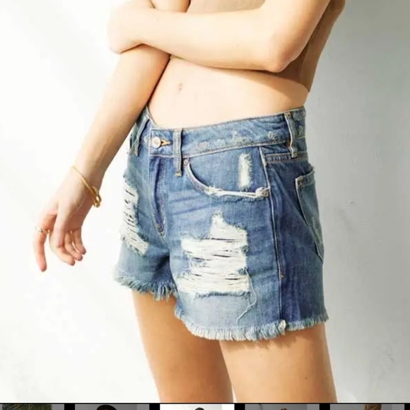 Kan Can Distressed Cut Off Frayed Hem Denim Jean Shorts. NWT. - Picture 2 of 16